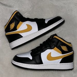 Air Jordan 1 Mid